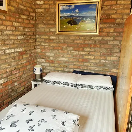 Town Center Duplex With Lift 아파트 *