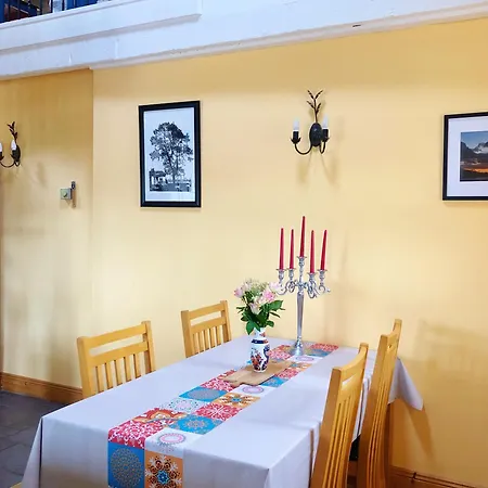 Town Center Duplex With Lift *