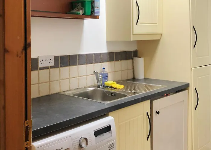 Town Center Duplex With Lift *