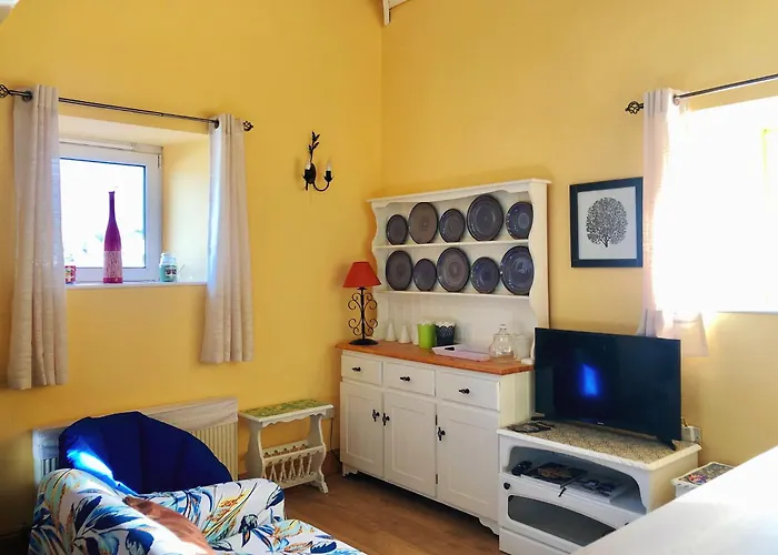 Town Center Duplex With Lift Appartamento Clonakilty