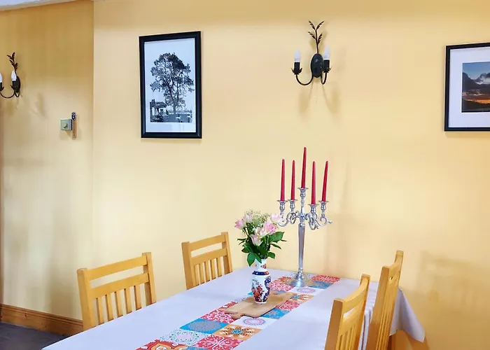 Town Center Duplex With Lift *